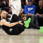 开云-塔图姆：昨天看到了迪文岑佐受伤的那一幕 会尽快和他取得联系